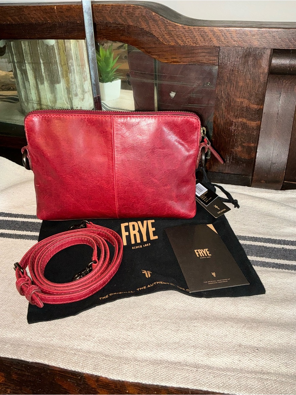 NWT Frye Melissa Leather Crossbody Clutch Bag Burgundy Red Retail $178 - Picture 2 of 11
